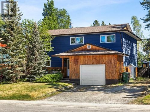 30 Tamarack Dr, Whitehorse, YT, Y1A4W2 | Card Image