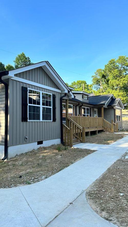 311 Shady Dr, DALTON, GA, 30720-7557 | Card Image