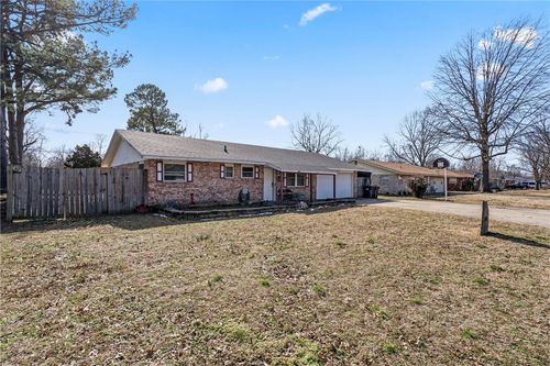 2005 Patti Ave, Springdale, AR, 72762-4046 | Card Image