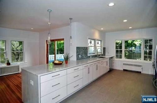 29 N Lyle Ave, Tenafly, NJ, 07670-1914 | Card Image