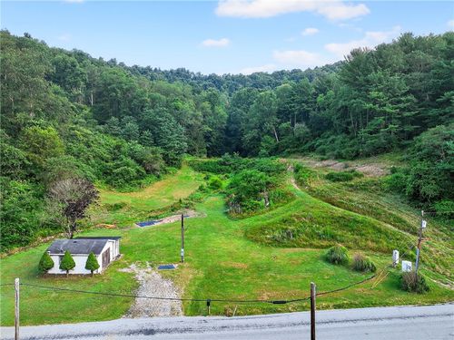 213 Hargus Creek Rd, Holbrook, PA, 15341-1049 | Card Image