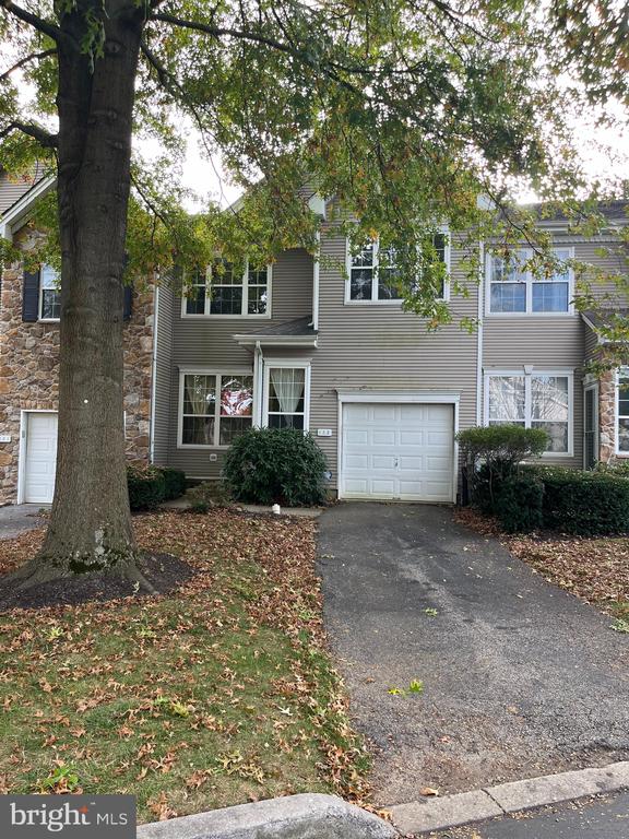 Chaps Ln, West Chester, PA 19382