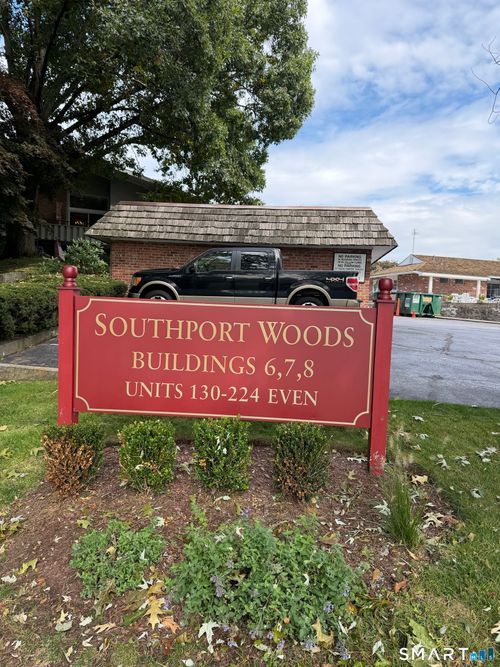 148-148 Southport Woods Dr, Southport, CT, 06890-1498 | Card Image