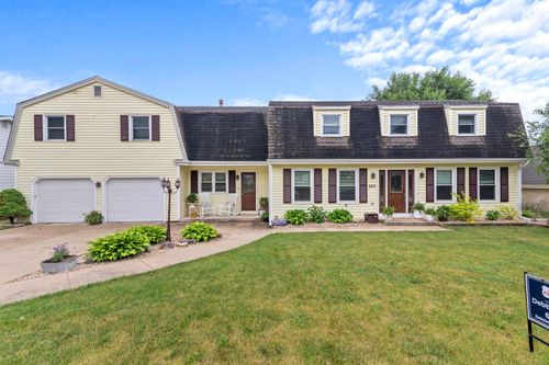 2815 Dartmouth Dr, Janesville, WI, 53548-2749 | Card Image