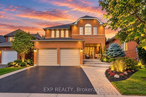 499 Silken Laumann Dr, Newmarket, ON, L3X2H9 | Card Image