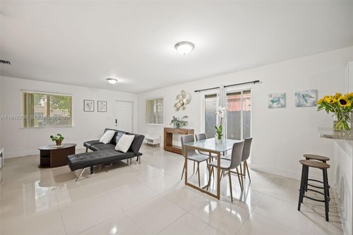 6723 Nw 6th Ave, Miami, FL, 33150-4103 | Card Image