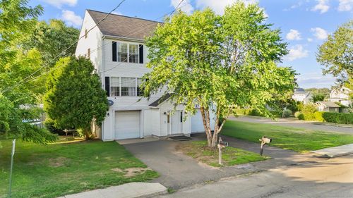 143 Bradford Ave, East Haven, CT, 06512-4766 | Card Image
