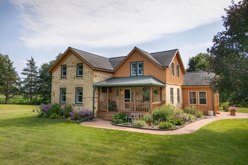 E9275 Prairie Road, HONEY CREEK, WI, 53951-9533 | Card Image