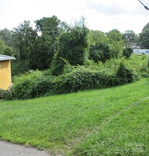 3 N Belgium Ln, Asheville, NC, 28806-0161 | Card Image
