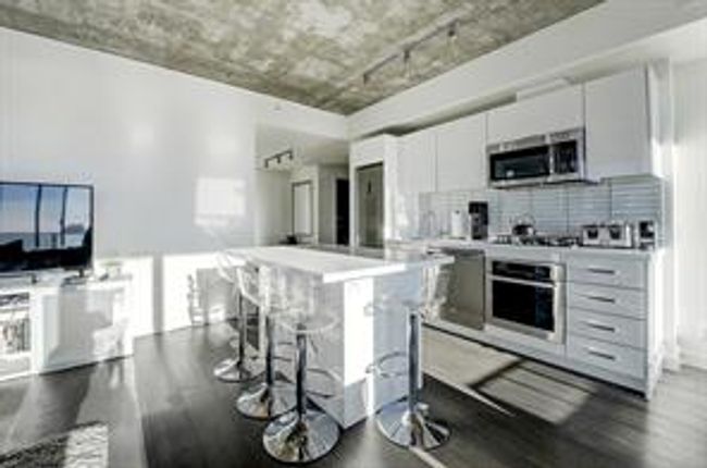 1502 - 1010 6 St Sw, Condo with 2 bedrooms, 2 bathrooms and 1 parking in Calgary AB | Image 10