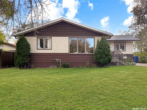 2118 102nd Cres, North Battleford, SK, S9A1J5 | Card Image