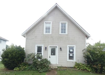 1805 Main Street, House other with 3 bedrooms, 2 bathrooms and null parking in Stockport OH | Image 2