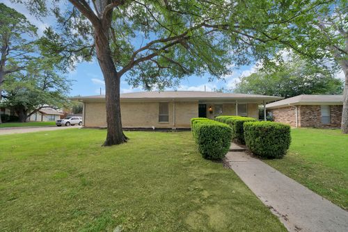 502 Pinebluff Dr, Lewisville, TX, 75067-3322 | Card Image