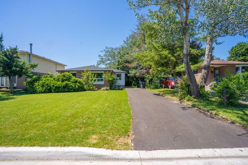 23 Fidelia Cres, Brampton, ON, L6T3P7 | Card Image