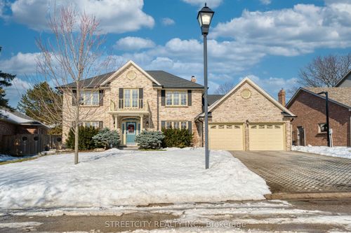 36 Ravenglass Cres, London, ON, N6G4K1 | Card Image