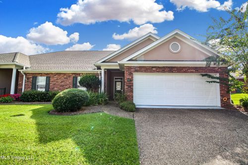 117 Springtree Dr, Brandon, MS, 39042-2327 | Card Image
