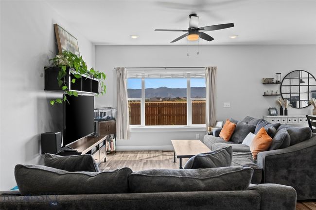 Living Rm | Image 9