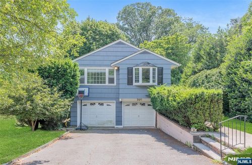 106 Hillside Ave, Cresskill, NJ, 07626-1612 | Card Image