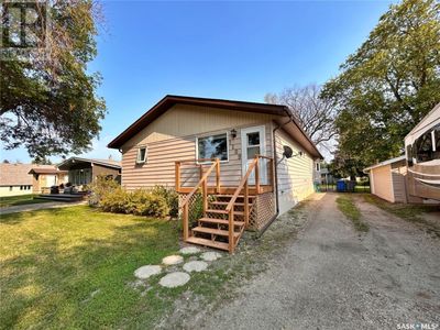 1109 Main St, House other with 4 bedrooms, 2 bathrooms and null parking in Moosomin SK | Image 1