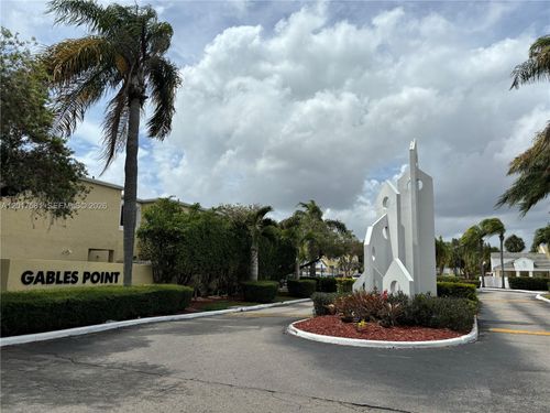 139-6820 Sw 45th Ln, Miami, FL, 33155-6820 | Card Image