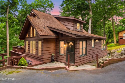 25 Vista Ct, Lakeville, PA, 18438-6707 | Card Image