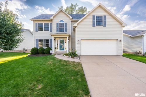 6726 Brookview Ln, Davenport, IA, 52806-1672 | Card Image