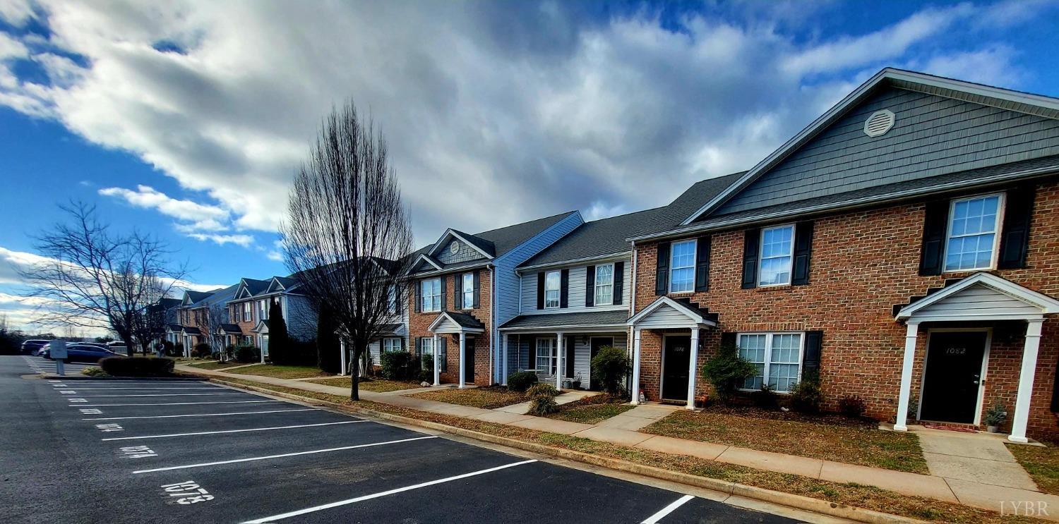 Haymore Dr, Moneta, VA 24121