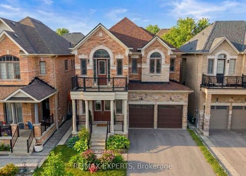 17 Red Rose Lane, Holland Landing, ON, L9N0V1 | Card Image