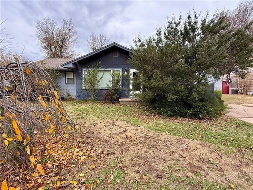 1715 18th St, Woodward, OK, 73801-4209 | Card Image