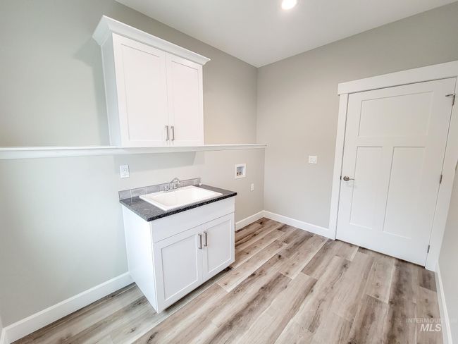 B - 2113 Powers Ave, Townhouse with 2 bedrooms, 2 bathrooms and 2 parking in Lewiston ID | Image 19