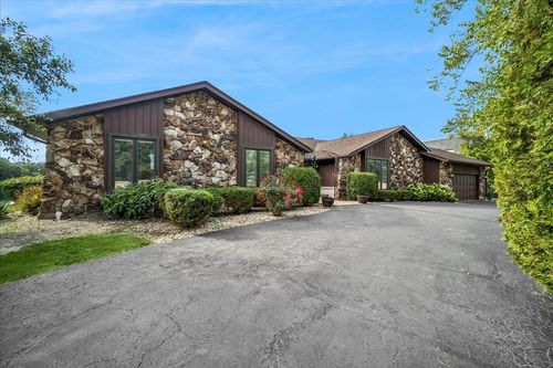 9630 Reding Cir, Des Plaines, IL, 60016-1551 | Card Image