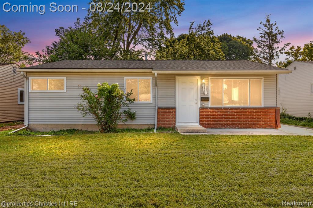 Eastwood St, Oak Park, MI 48237