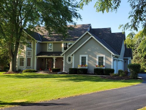 7123 W Lantern Ln, Mequon, WI, 53092-1577 | Card Image