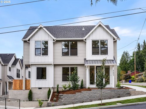 3607 Sw Logan St, Portland, OR, 97219-1658 | Card Image