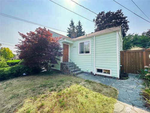 7471 Corliss Ave N, Seattle, WA, 98103-4932 | Card Image