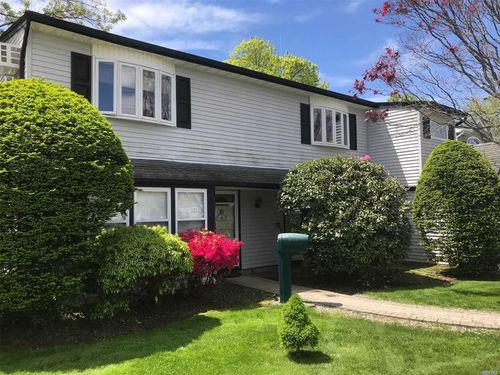 18 Hickory Ln, Levittown, NY, 11756-3321 | Card Image