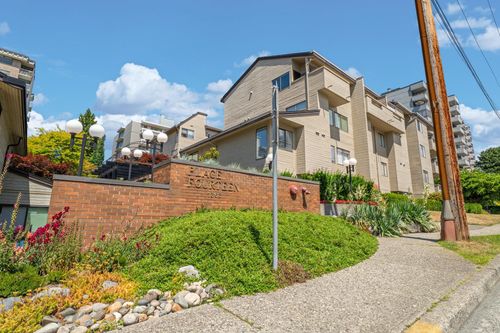 122-1363 Clyde Ave, West Vancouver, BC, V7T2W9 | Card Image