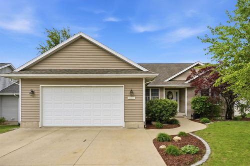 2407 Green Creek Road, Cedar Falls, IA, 50613 | Card Image