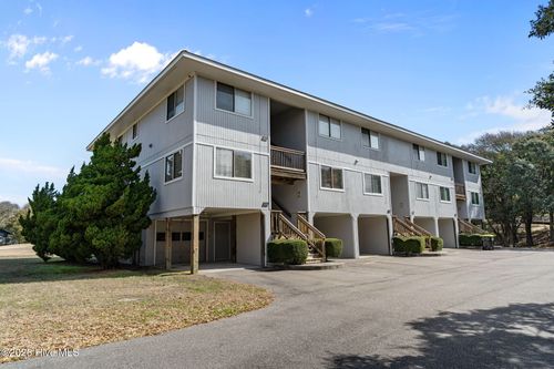 35 Foxfire Trce, Oak Island, NC, 28465-8422 | Card Image