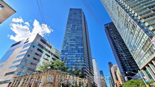 4608-832 Bay St, Toronto, ON, M5S1Z6 | Card Image