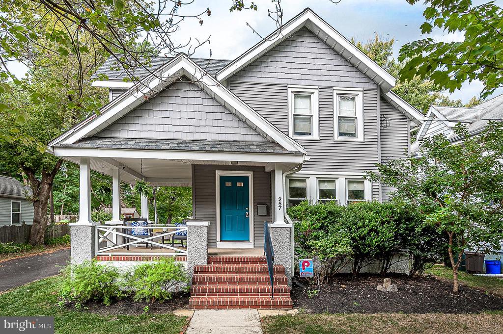 Crestmont Ter, Collingswood, NJ 08108