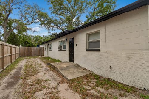 10110 N Lantana Ave, TAMPA, FL, 33612-6962 | Card Image