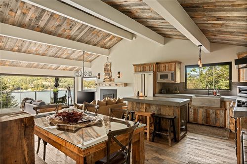 28778 Palisades Dr, Lake Arrowhead, CA, 92352 | Card Image