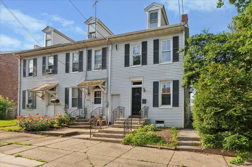 888 Queen St, POTTSTOWN, PA, 19464-6025 | Card Image