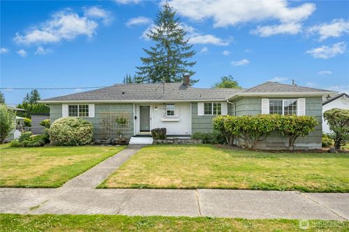 1037 Harding St, Enumclaw, WA, 98022-2516 | Card Image