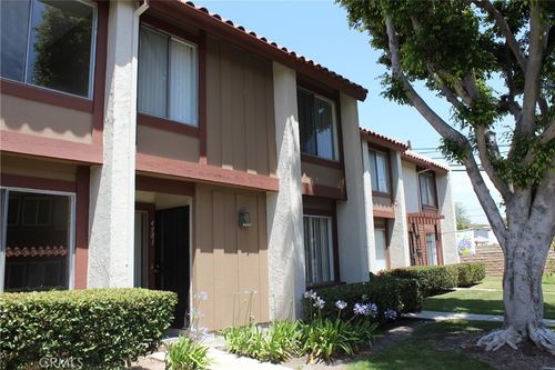 4981 Avila Way, Buena Park, CA, 90621-1104 | Card Image