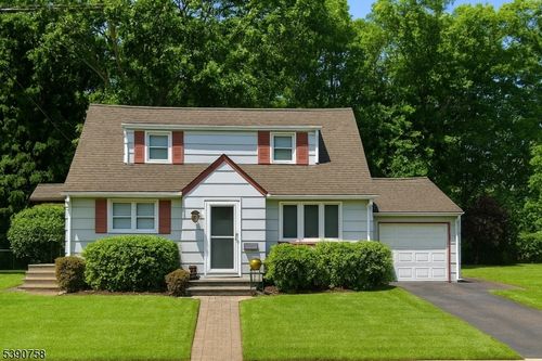 798 Pinewood Rd, Union, NJ, 07083-6417 | Card Image