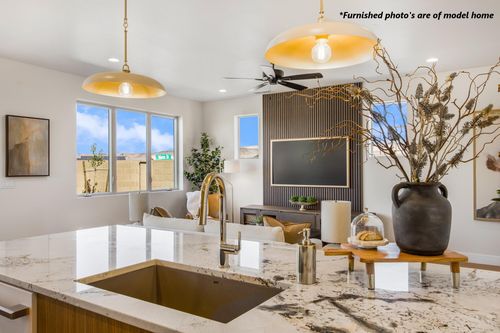 963 N Manen St, Washington, UT, 84780-3900 | Card Image