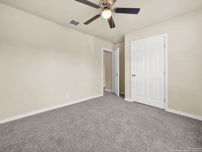 4819 Corian Oak Dr, House other with 3 bedrooms, 2 bathrooms and null parking in Kirby TX | Image 15