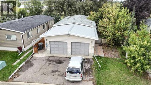 822 Bayview Rd, Strathmore, AB, T1P1C9 | Card Image